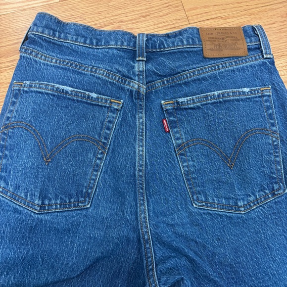 Levi’s Ribcage Straight Ankle Jeans - Picture 9 of 15